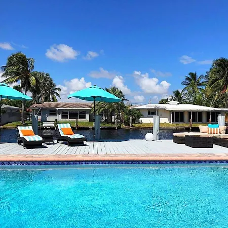 Villa Waterfront Oasis With Pool, Sunset Views And Dock